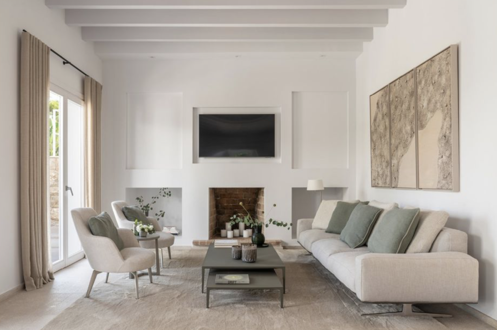 Soft Dream sofa, Hera armchairs and Pico Coffee tables